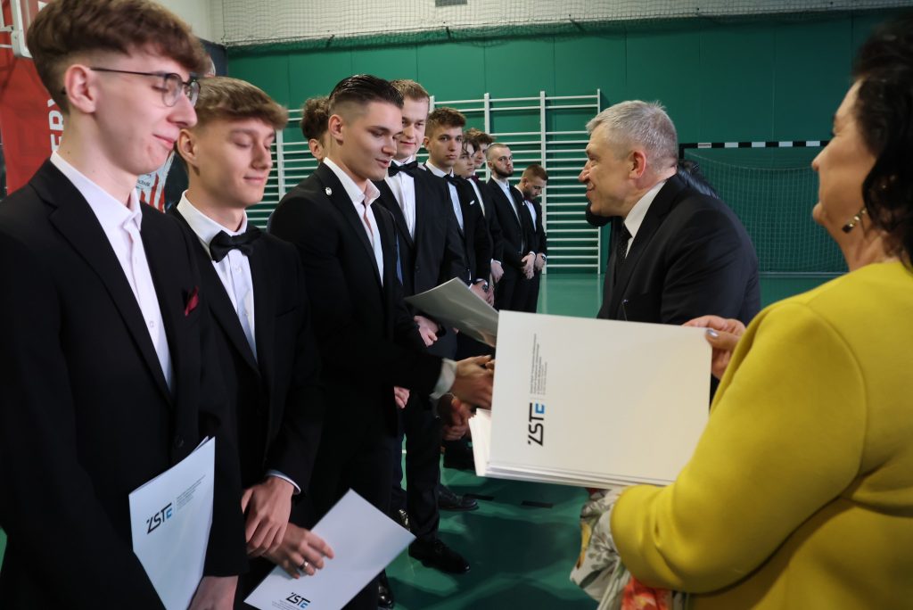 Fotorelacja z zakończenia roku ostatnich klas
