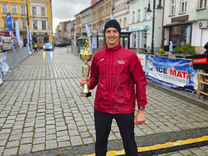 Nasz absolwent zwyciężył w 62. Biegu Republiki Ostrowskiej na dystansie 5 km!
