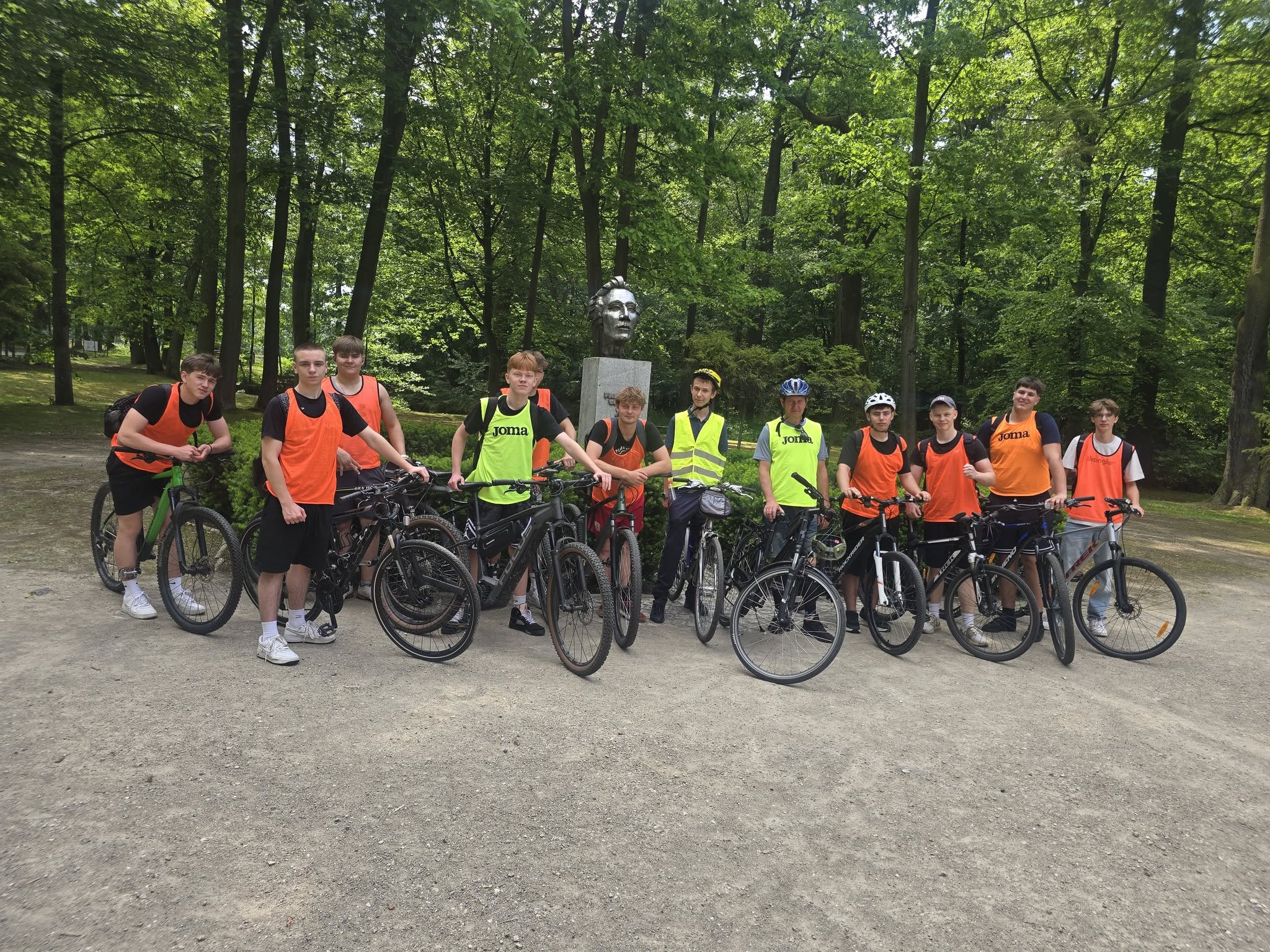 🚴‍♂️ Klasa T2 na rowerach! Kierunek: Antonin!